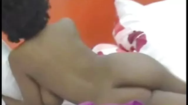 بهترین انجمن بدون ثبت نام  عوضی کلیپ سکسی جنسی لاغر یک عاشق جدید را آرام می کند