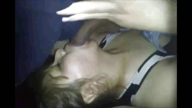 بهترین انجمن بدون ثبت نام  با فیلم سکسی پسر کم سن یک بلوند زیبا در پارک ملاقات کرد